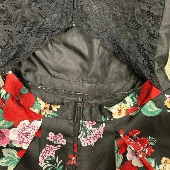 B Smart Fit N Flare Black Floral Sweetheart Girls XS/S EUC Dress - Picture 6 of 15